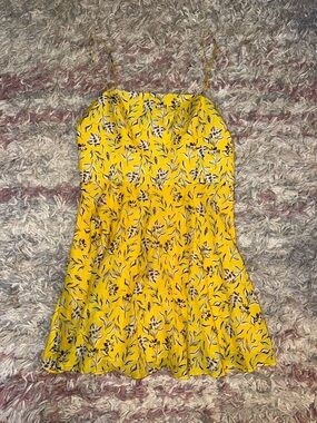 Alice and Olivia yellow patterned dress 10